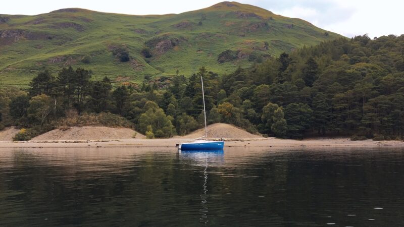 Maude anchored at Brandlehow Bay