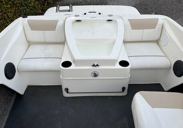 Bayliner 175 GT Rear seating