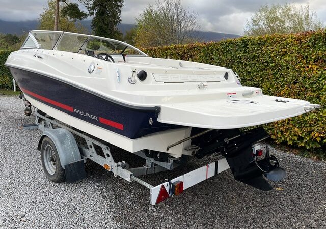 Bayliner 175 GT Swim Platform