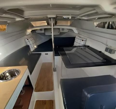 Macgregor 26X cabin Full length