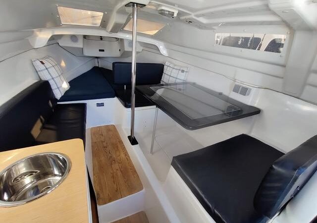 Macgregor 26X cabin