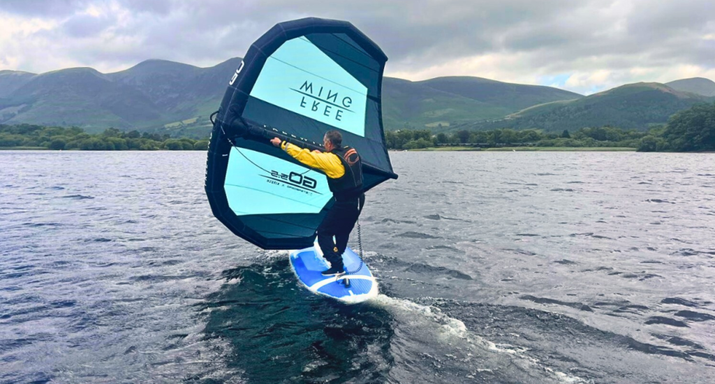 Wingsurf6 Wingsurfing on lake